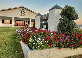 Boyd Farmhouse Inn hotel thumbnail 7