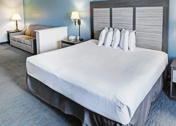 Holiday Inn Express & Suites Clermont Se West Orlando by IHG hotel thumbnail 3