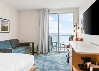 Hampton Inn St Ignace Lakefront Mackinac hotel thumbnail 7
