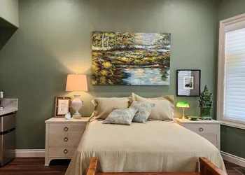 Hummingbird House hotel thumbnail 2