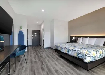 Studio 6 Katy, TX – Energy Corridor hotel thumbnail 3