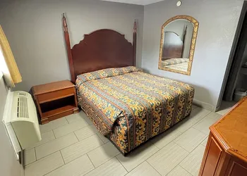 Westerner Motel hotel thumbnail 6