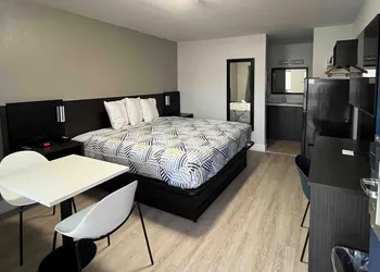 Studio 6 Conroe, TX hotel thumbnail 5