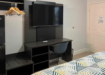 Studio 6 Conroe, TX hotel thumbnail 6