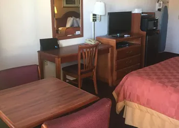 Travel Inn & Suite hotel thumbnail 4