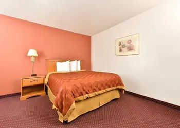 Travel Inn & Suite hotel thumbnail 7