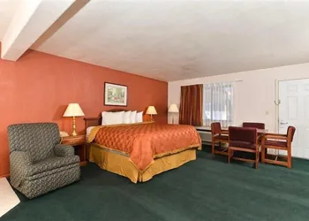 Travel Inn & Suite hotel thumbnail 8