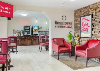 HomeTowne Studios by Red Roof Huntsville - Madison hotel thumbnail 4