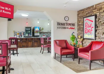HomeTowne Studios by Red Roof Huntsville - Madison hotel thumbnail 4