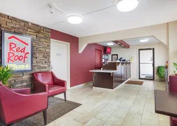 HomeTowne Studios by Red Roof Huntsville - Madison hotel thumbnail 5