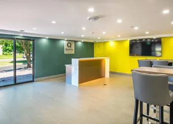 Quality Inn hotel thumbnail 3