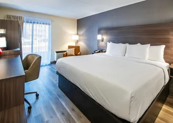 Quality Inn hotel thumbnail 7