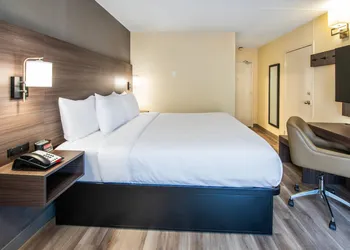 Quality Inn hotel thumbnail 8