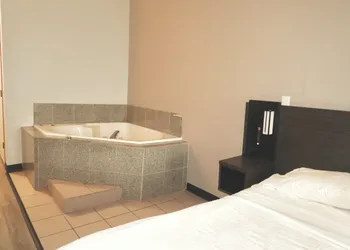 Studio 6 Elkhart, IN- Kitchenette Rooms hotel thumbnail 5