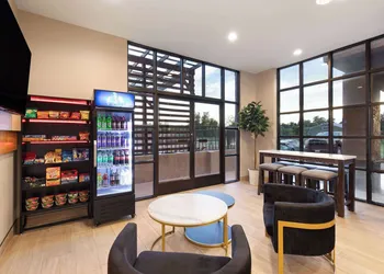Ramada by Wyndham Bainbridge hotel thumbnail 2