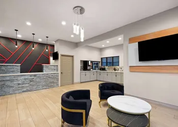 Ramada by Wyndham Bainbridge hotel thumbnail 3