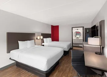 Ramada by Wyndham Bainbridge hotel thumbnail 5