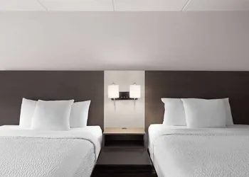Ramada by Wyndham Bainbridge hotel thumbnail 7
