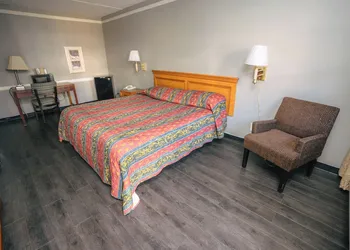 Guest Inn & Suites hotel thumbnail 4