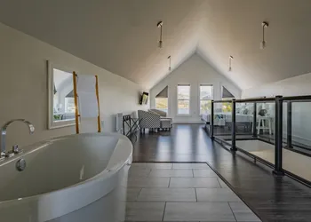 The Tides Inn hotel thumbnail 8