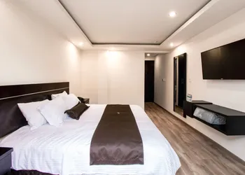 Sendero Hotel hotel thumbnail 7