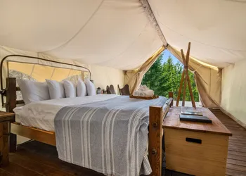 Under Canvas Yosemite hotel thumbnail 4