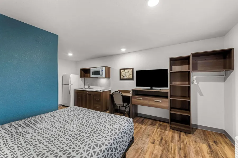 Woodspring Suites Kansas City Airport hotel detail image 6