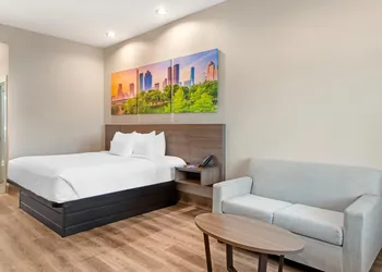 Clarion Pointe Spring - Houston North hotel thumbnail 8
