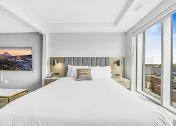 Skye Hotel & Residences BW Signature Collection hotel thumbnail 7
