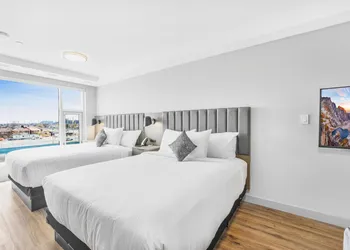 Skye Hotel & Residences BW Signature Collection hotel thumbnail 8