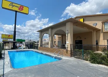 Super 8 by Wyndham Decatur Texas hotel thumbnail 6