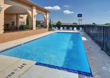 Super 8 by Wyndham Decatur Texas hotel thumbnail 7