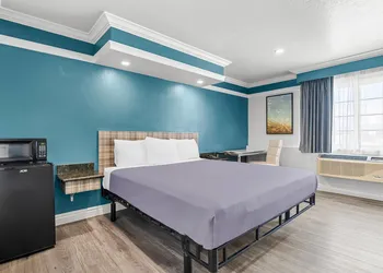Rodeway Inn Commerce - Los Angeles hotel thumbnail 5
