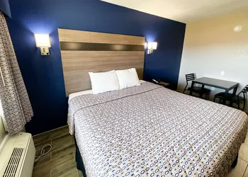 Blue Wave Inn hotel thumbnail 4
