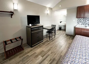Blue Wave Inn hotel thumbnail 5