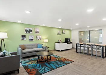 Woodspring Suites Denver Commerce City hotel thumbnail 2