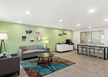 Woodspring Suites Denver Commerce City hotel thumbnail 5