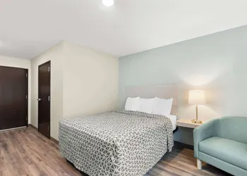 Woodspring Suites Savannah West Chatham Parkway hotel thumbnail 7