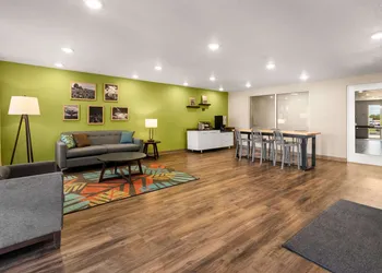 Woodspring Suites Bowling Green I-65 hotel thumbnail 2