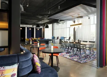 Aloft by Marriott Waukee hotel thumbnail 4