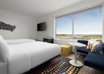 Aloft by Marriott Waukee hotel thumbnail 6
