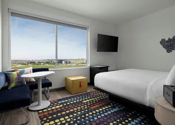 Aloft by Marriott Waukee hotel thumbnail 8