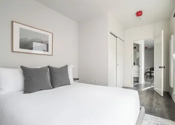 Reside Seattle Downtown, a Wyndham Residence hotel thumbnail 5