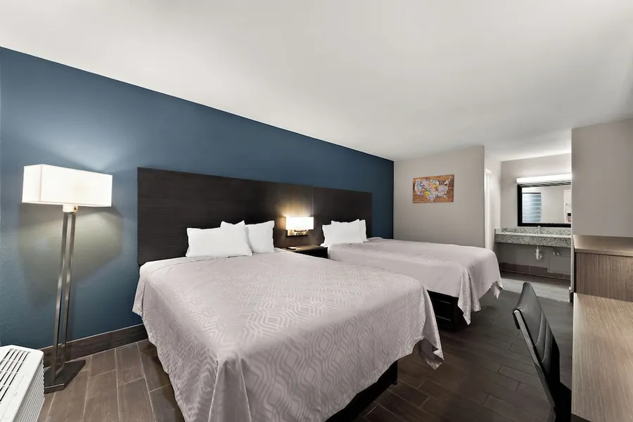 Econo Lodge Inn & Suites Laredo - Nuevo Laredo hotel detail image 6