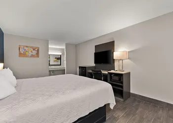 Econo Lodge Inn & Suites Laredo - Nuevo Laredo hotel thumbnail 7