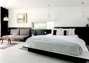 Frame Hotel - Treehouse hotel thumbnail 6