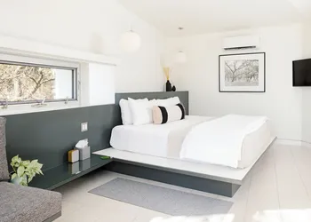 Frame Hotel - Treehouse hotel thumbnail 8