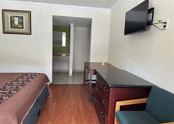 Regency Inn Fresno hotel thumbnail 3