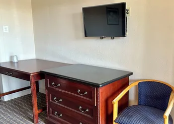 Regency Inn Fresno hotel thumbnail 4