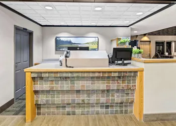 Heartland Inn & Suites, SureStay Collection by Best Western hotel thumbnail 5